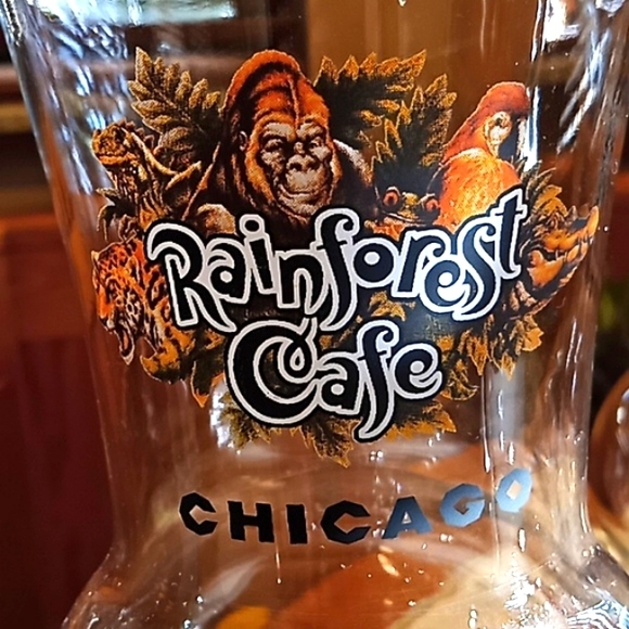 Rainforest Cafe "Chicago" 8" Hurricane Cocktail Glasses. Set of 2. Ext Cond. - Picture 4 of 7